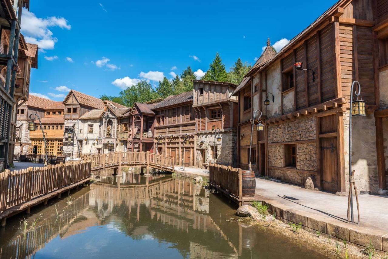 Les Quais De Lutece Hotel Plailly Exterior photo